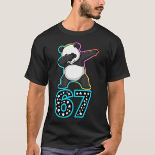 Rolig 67 Meme Dabbing Panda Regnbåge Gen Z Sex T Shirt