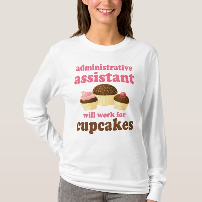 Rolig administrativ assistent t shirt (Framsida)
