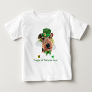 Rolig Airedale Terrier Guld St. Patricks Dag T Shirt