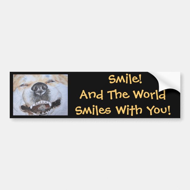 rolig akita bild av hunden som ler med slogan bildekal (Framsidan)