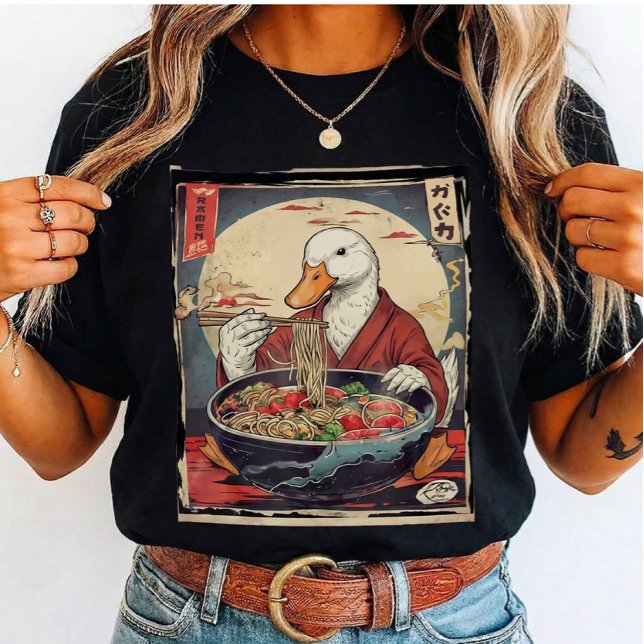 Rolig anka som äter Ramen Japanska för studenter  T Shirt (Skapare uppladdad)