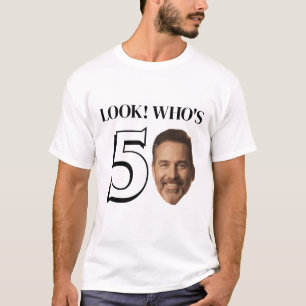 Rolig Anpassad Personlig "Titta Vem som är 50" Föd T Shirt