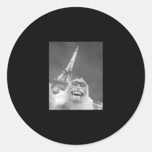 Rolig apa selfie Eiffeltornet i Paris män kvinnor Runt Klistermärke