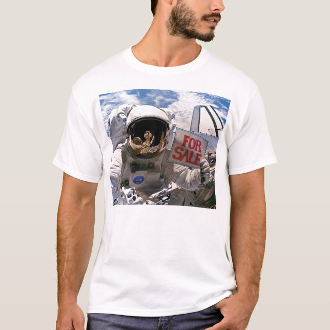 Rolig astronaut - satelliter till salu t-shirt (Framsida)