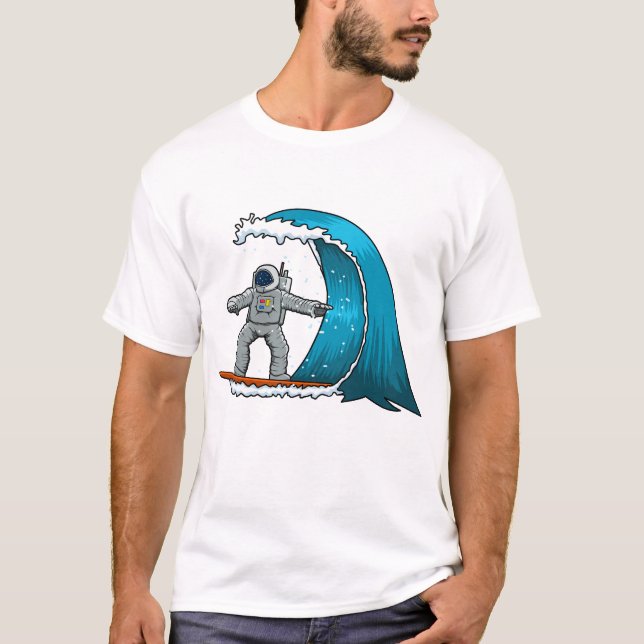 Rolig astronaut som surfar t shirt (Framsida)