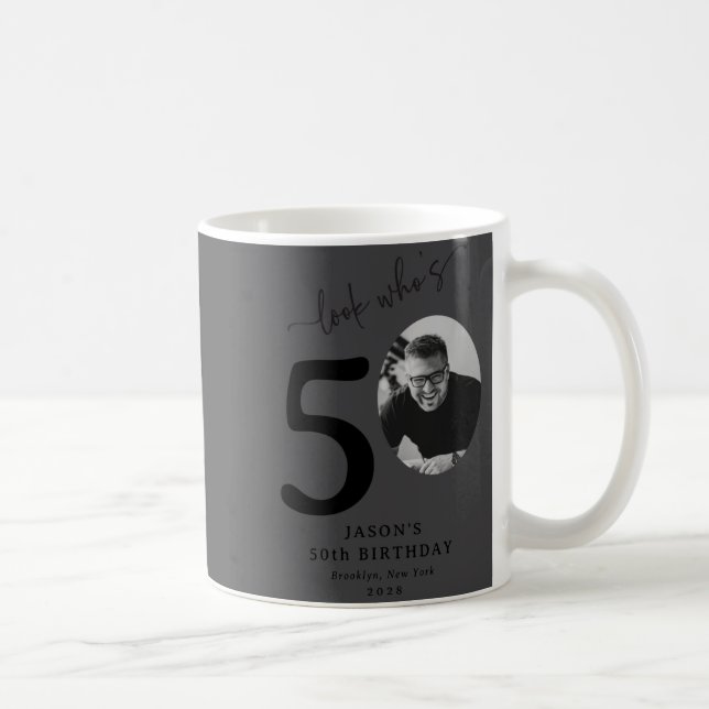 Rolig Åtblick Vem är 50 Stilig 50-årsdag  Kaffemugg (Höger)