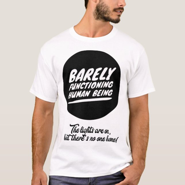 Rolig bakrusgåva för sömnlös person och bakfullt t shirt (Framsida)