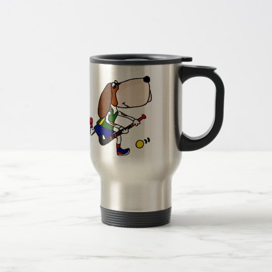 Rolig Bassethund som leker landhockeykonst Resemugg