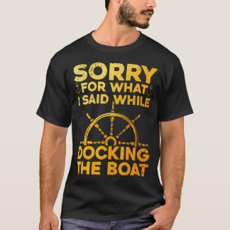 Rolig Båttur För Män Kvinnor Dockning Av Båten Kap T Shirt