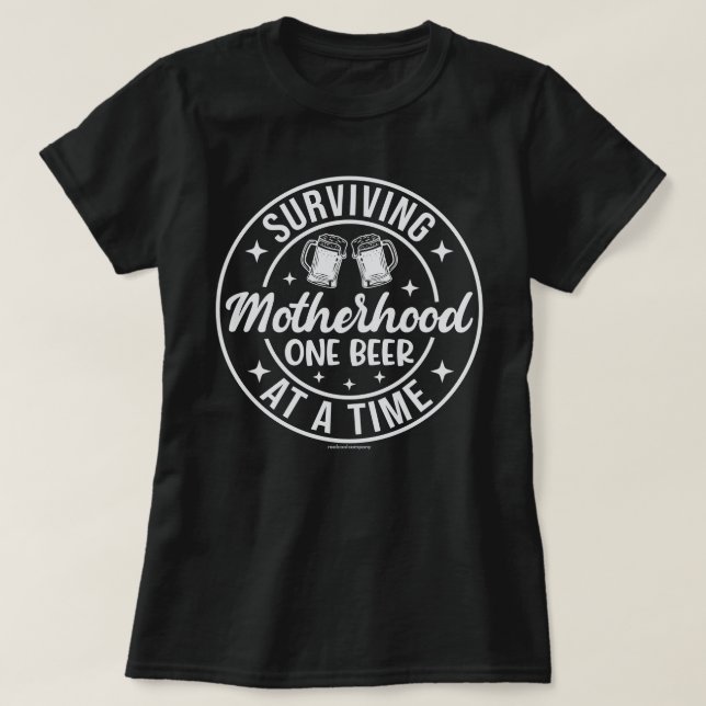 Rolig Beer Grafik T-shirt – Överleva Moderskapet (Design framsida)
