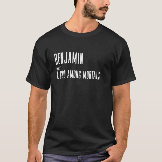 Rolig Benjamin Definitionsdesign - En Gud Bland Dö T Shirt (Framsida)