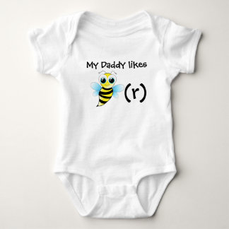 Rolig bibodysuit för bebis. Min pappa gillar beer. Tee