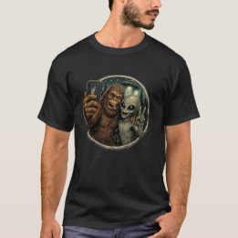 Rolig Bigfoot & Alien Selfie Retro UFO T Shirt