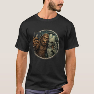 Rolig Bigfoot & Alien Selfie Retro UFO T Shirt