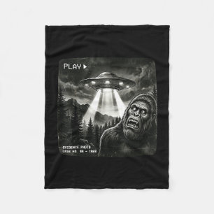 Rolig bigfoot-älva ufo vintage bevis foto  fleecefilt