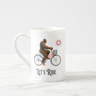 Rolig Bigfoot Cykeläventyr Retro Benporslin Mugg