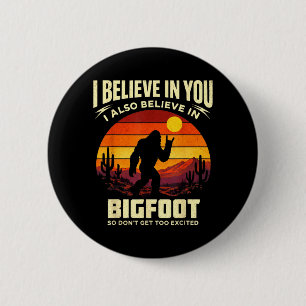 Rolig Bigfoot-klippa Tro Solnedgång Sasquatch-läge Knapp