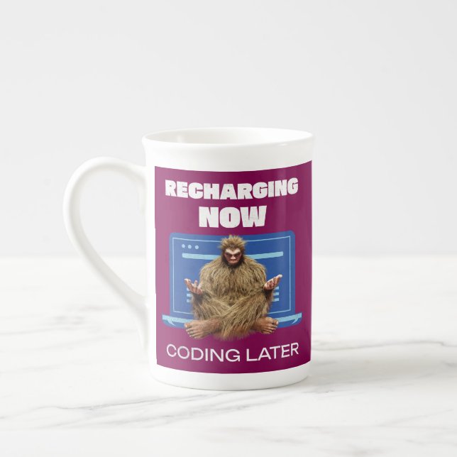 Rolig Bigfoot-programmerare som laddar om kodning  Benporslin Mugg (Vänster)
