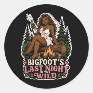 Rolig Bigfoot Sängvätstollhet Baksmälla Party Runt Klistermärke