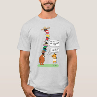 Rolig björn av många hattar t shirt
