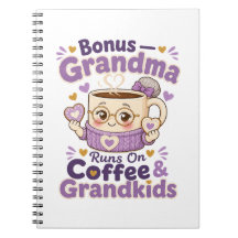 Rolig bonusmormor springer på kaffe och barnbarn