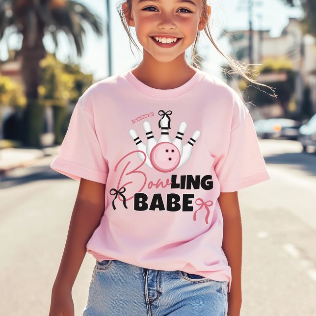 Rolig BOWling Tjej Rosa Fula Födelsedagsfirande T Shirt (Funny BOWling BABE theme birthday guest pink black white bows matching girl birthday guest t-shirt)