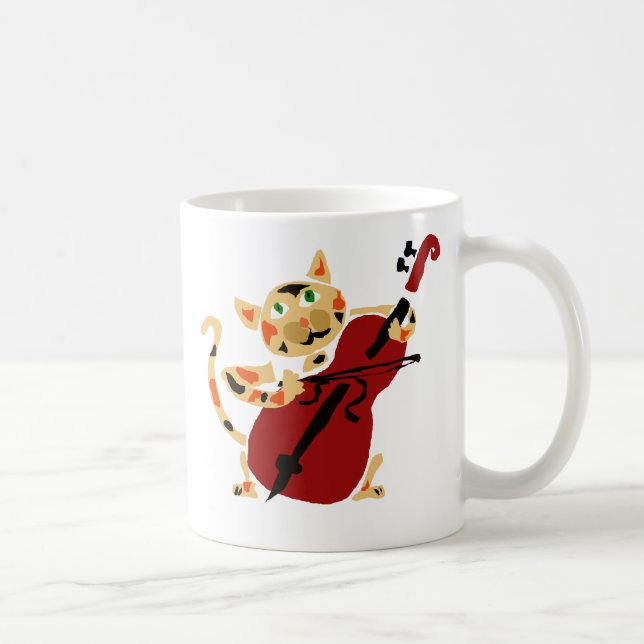 Rolig Calicokatt som leker Kaffemugg (Höger)