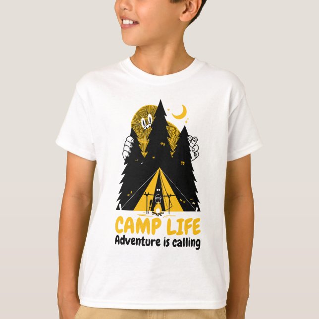 Rolig Camping Monster – Camp Liv Äventyr T Shirt (Framsida)