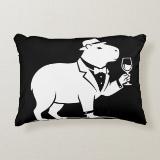 Rolig Capybara Vinglas Minimalistisk Modern Prydnadskudde