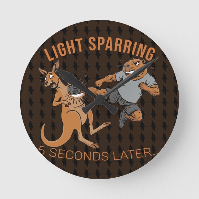 Rolig Capybara vs Kangaroo Lätt Sparring MMA Meme Rund Klocka (Framsida)