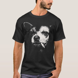Rolig Chihuahua som röker cigarett T Shirt