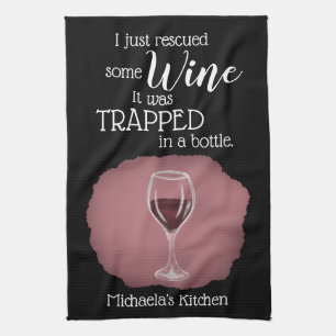 Rolig Citat Om Vin Räddat Från Flaska Kökshandduk