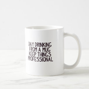 Rolig citationsteckendag som dricker kaffemugg