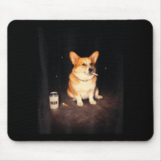 Rolig Corgi Rökande Meme Drickande Hund Vintage Öl Musmatta