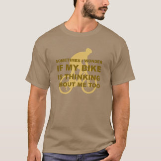 Rolig cykla cykel som är tänkande om mig som t shirt
