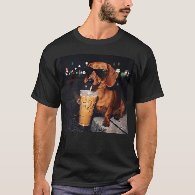 Rolig Dachshund Dricker Iced Coffee Hund Meme T Shirt (Framsida)