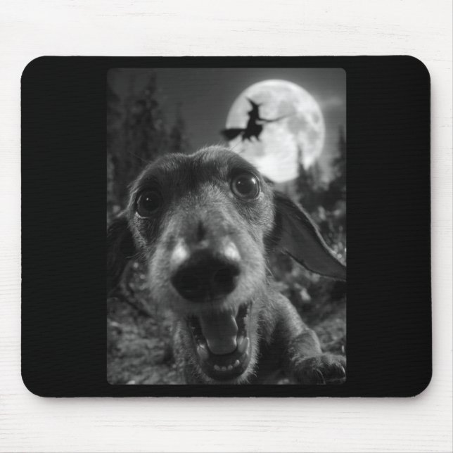 Rolig Dachshund Selfie Fullmåne Flygande Häxa Musmatta (Framsidan)