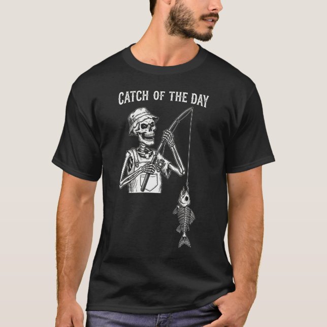 Rolig "Dagens Fångst" Skelett Fiske  T Shirt (Framsida)