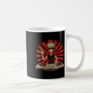 Rolig Dj-grafisk T-shirt Musikälskare Alien Dj Mus Kaffemugg