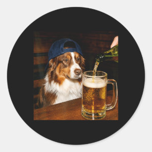 Rolig dum australsk herde som dricker öl hund runt klistermärke