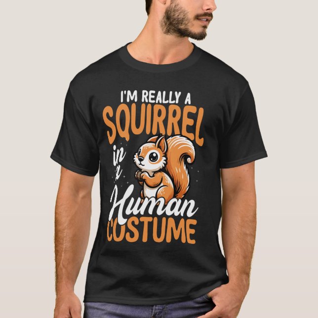 Rolig Ekorre i Människodräkt T Shirt (Framsida)