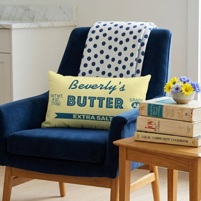 Rolig Extra Saltad Smörpinne Personlig Lumbarkudde (Personalize this stick of butter lumbar pillow for yourself or an extra salty friend!)
