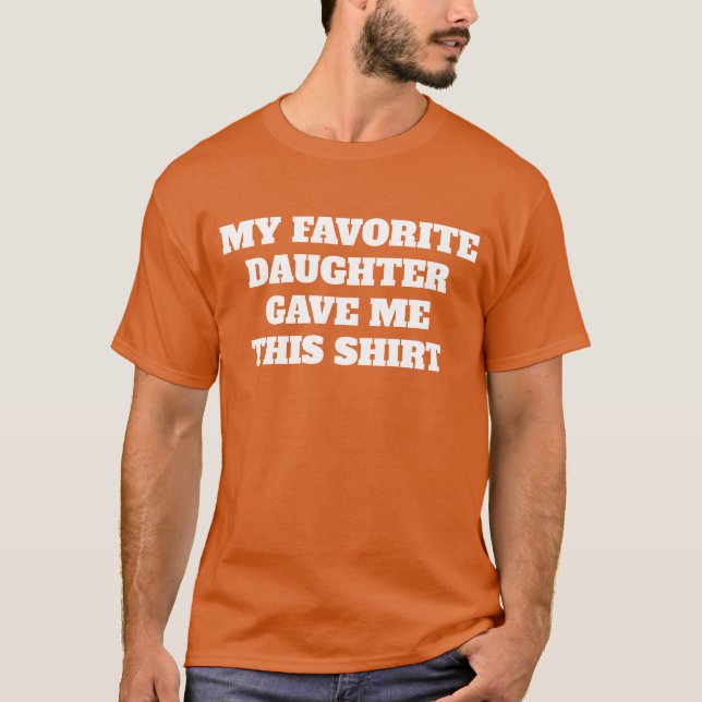 ROlig FARS DAGS PRESENT FRÅN DOTTER ANPASSAD TEXT T Shirt (Framsida)