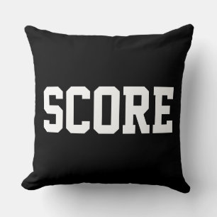 Rolig fet vit atletisk SCORE-text på modern svart Kudde
