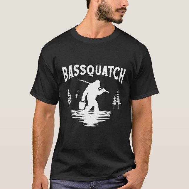 Rolig fiske Bassquatch present T Shirt (Framsida)