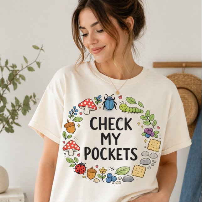 Rolig Förskollärar T-Shirt Kolla Mina Fickor (funny teacher shirt, preschool teacher gift, check my pockets shirt, daycare teacher tee, nature)