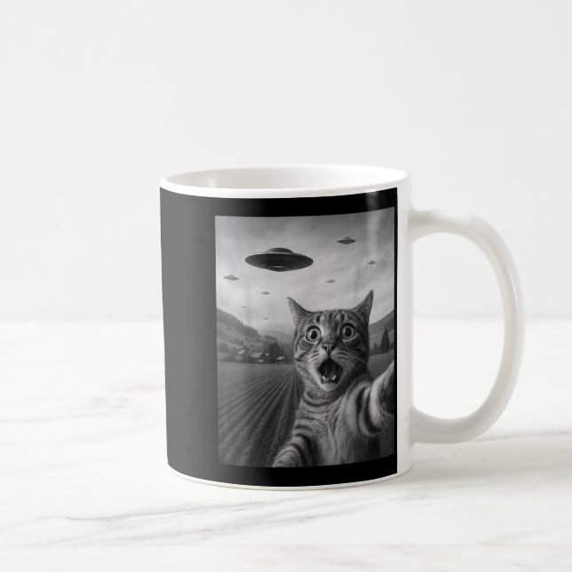 Rolig Förvånad Ed Katt Selfie Med Alien Ufo Katt U Kaffemugg (Höger)