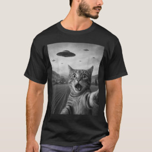 Rolig Förvånad Ed Katt Selfie Med Utomjording Ufo  T Shirt