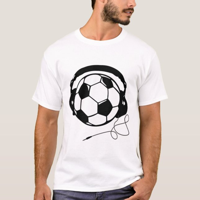 Rolig fotboll Byll med hörlurar  T Shirt (Framsida)