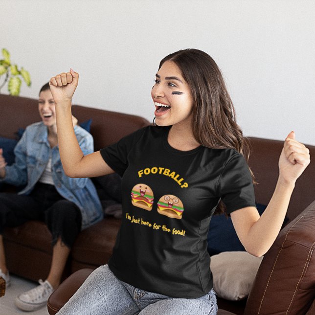 Rolig Fotboll – "Jag är bara här för maten" T Shirt (Skapare uppladdad)